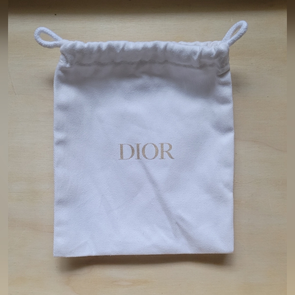 DIOR Luxury Bundle!  Book, Dustbag, Keychain/Bagcharm, Playing Cards - Picture 2 of 15